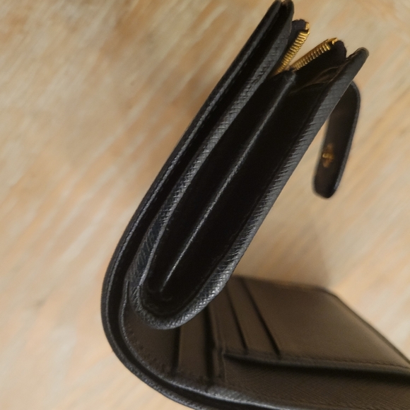 Prada Saffiano leather compact wallet - Picture 5 of 9